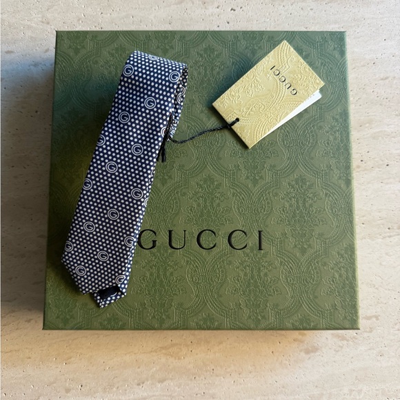 NWT GUCCI KIDS SILK G PRINT TIES - Picture 1 of 9